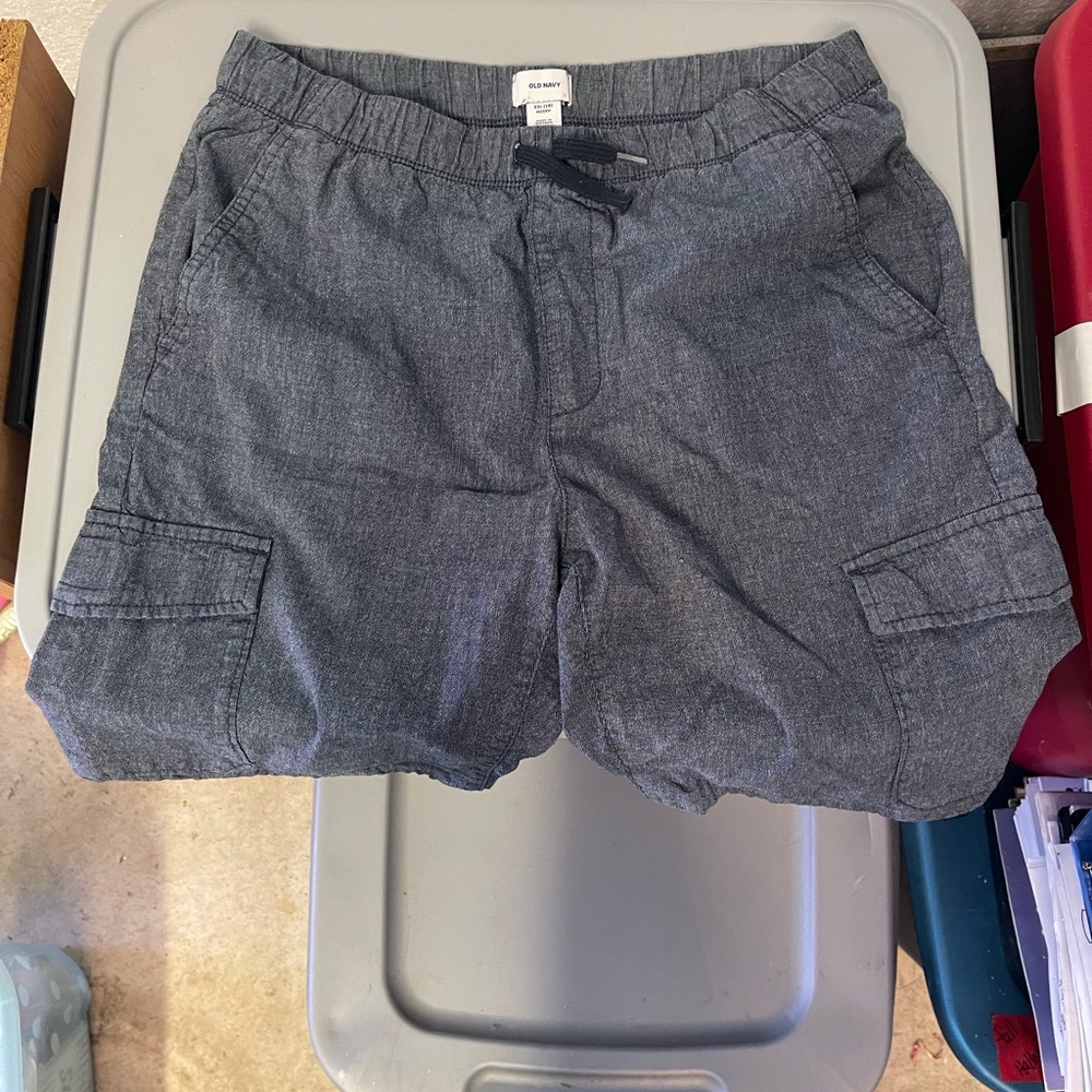 Old Navy boys husky shorts/XXL-18 great condition no stains !!